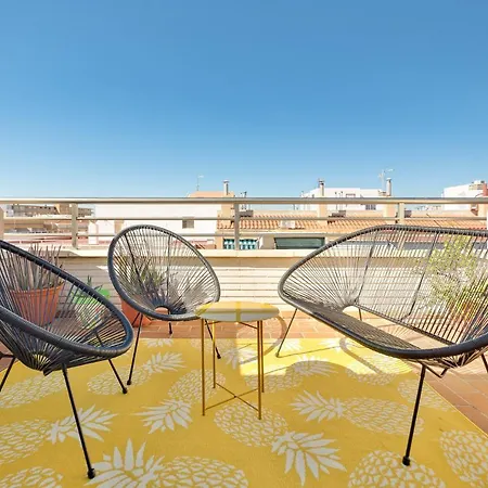 La Fiesta, 250 M To The Sea Swimming Pool Apartment *